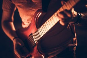 Lire la suite à propos de l’article Apprendre les bases de la guitare